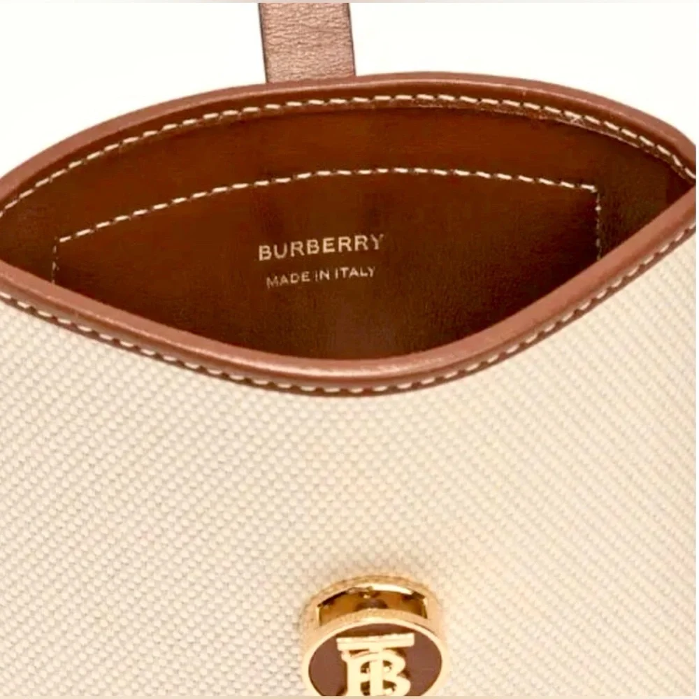 Burberry Canvas & Leather Anne Phone Case With Strap crossbody bag
Never used - Picture 4 of 16